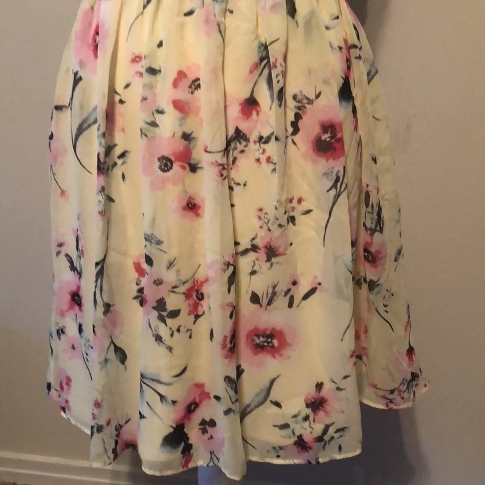 By & By fitted crochet bodice, print skirt. Sz 13